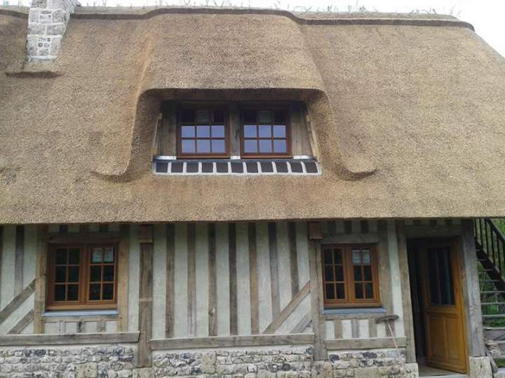 Toiture en chaume végétalisée Normandie